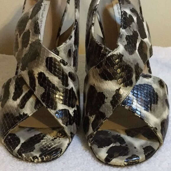 Diane von Furstenberg Graphic Open-Toe Slingback Heels in Snakeskin (8.5B) - Picture 4 of 10